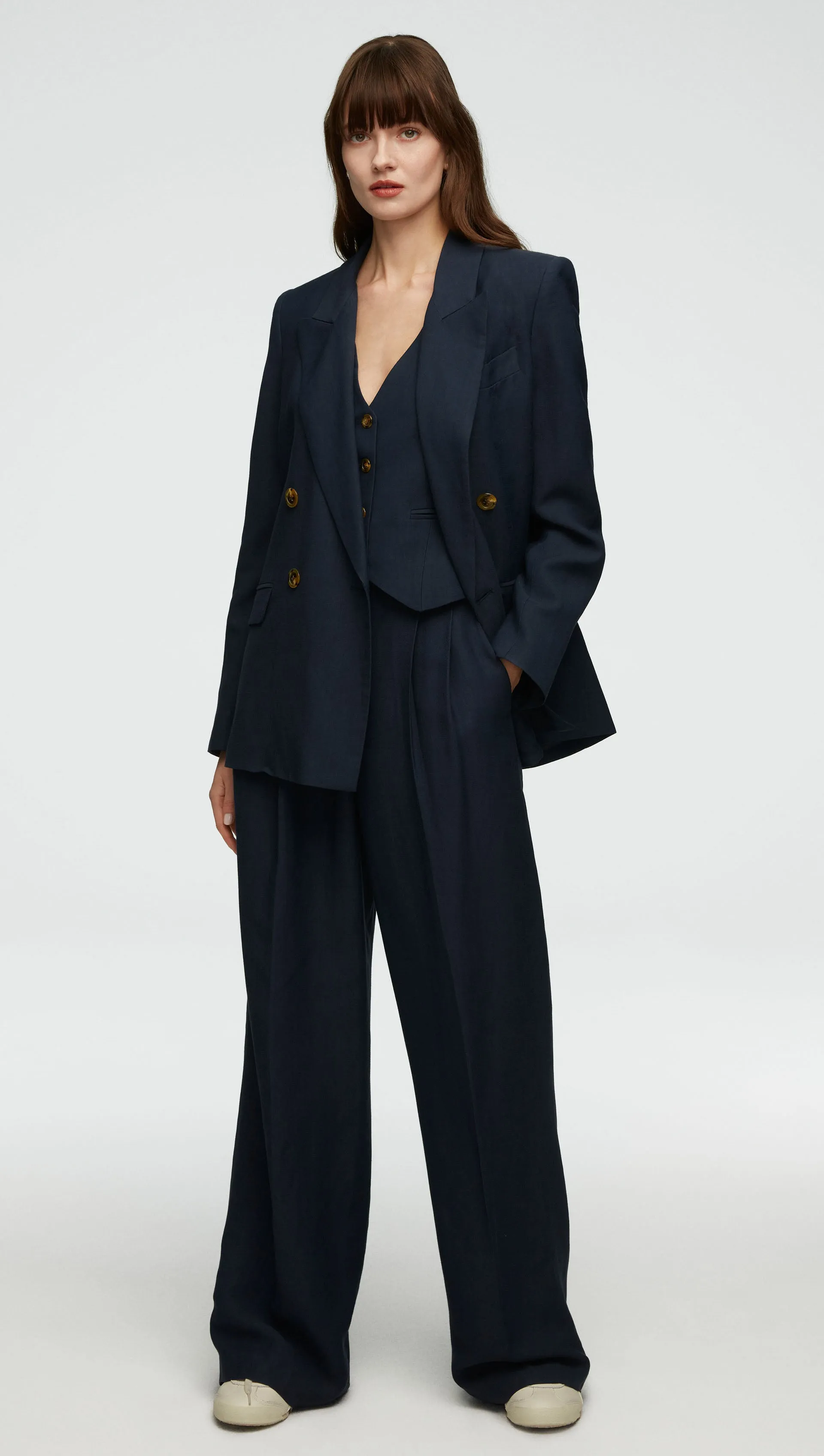 Peak Lapel Blazer in Viscose Linen Twill | Navy